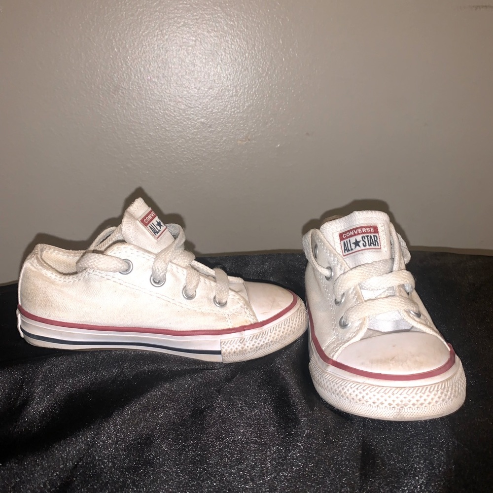 Size 8 kids white converse
